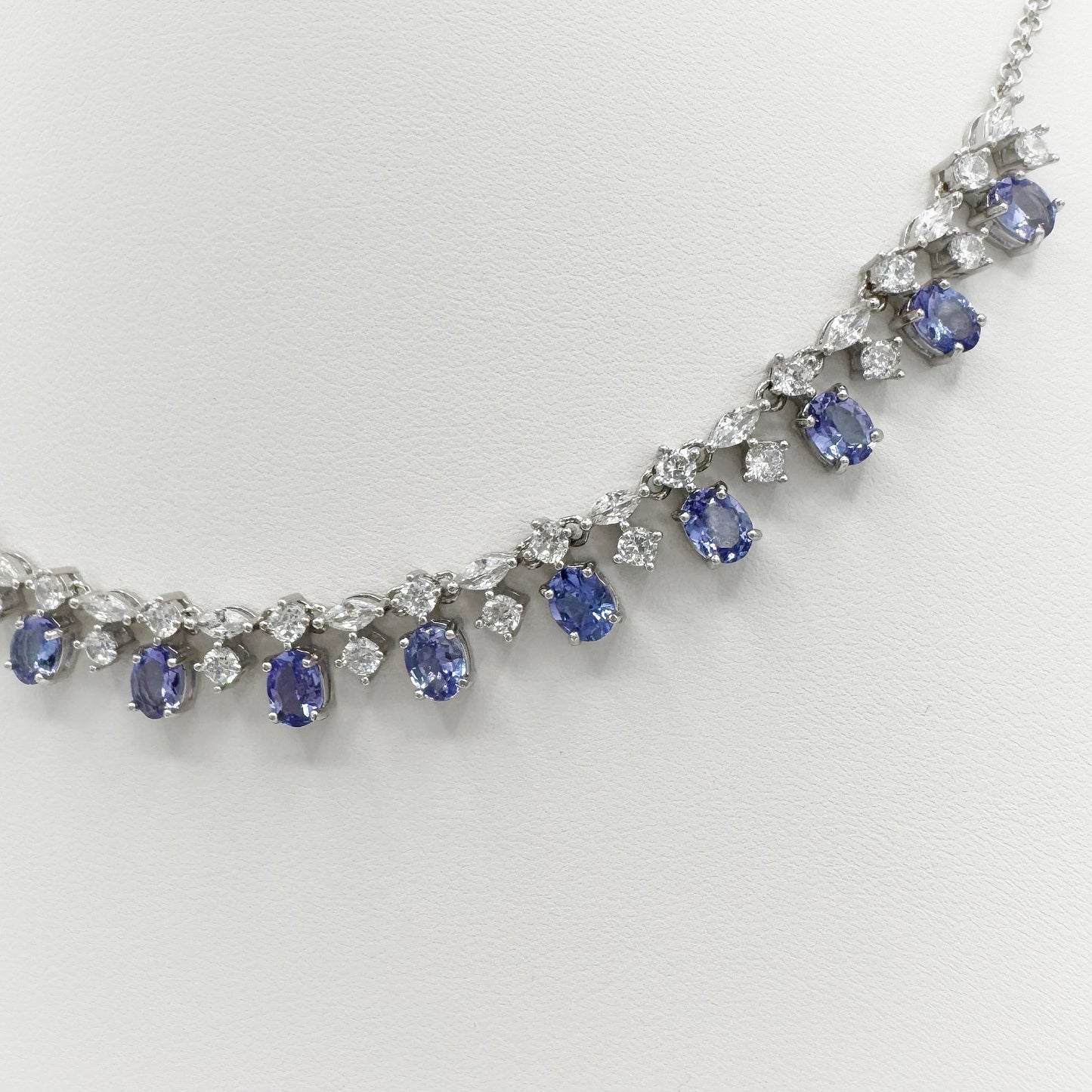 Tanzanite fancy necklace in 925 silver with oval cut gemstones - Crystal Elysium