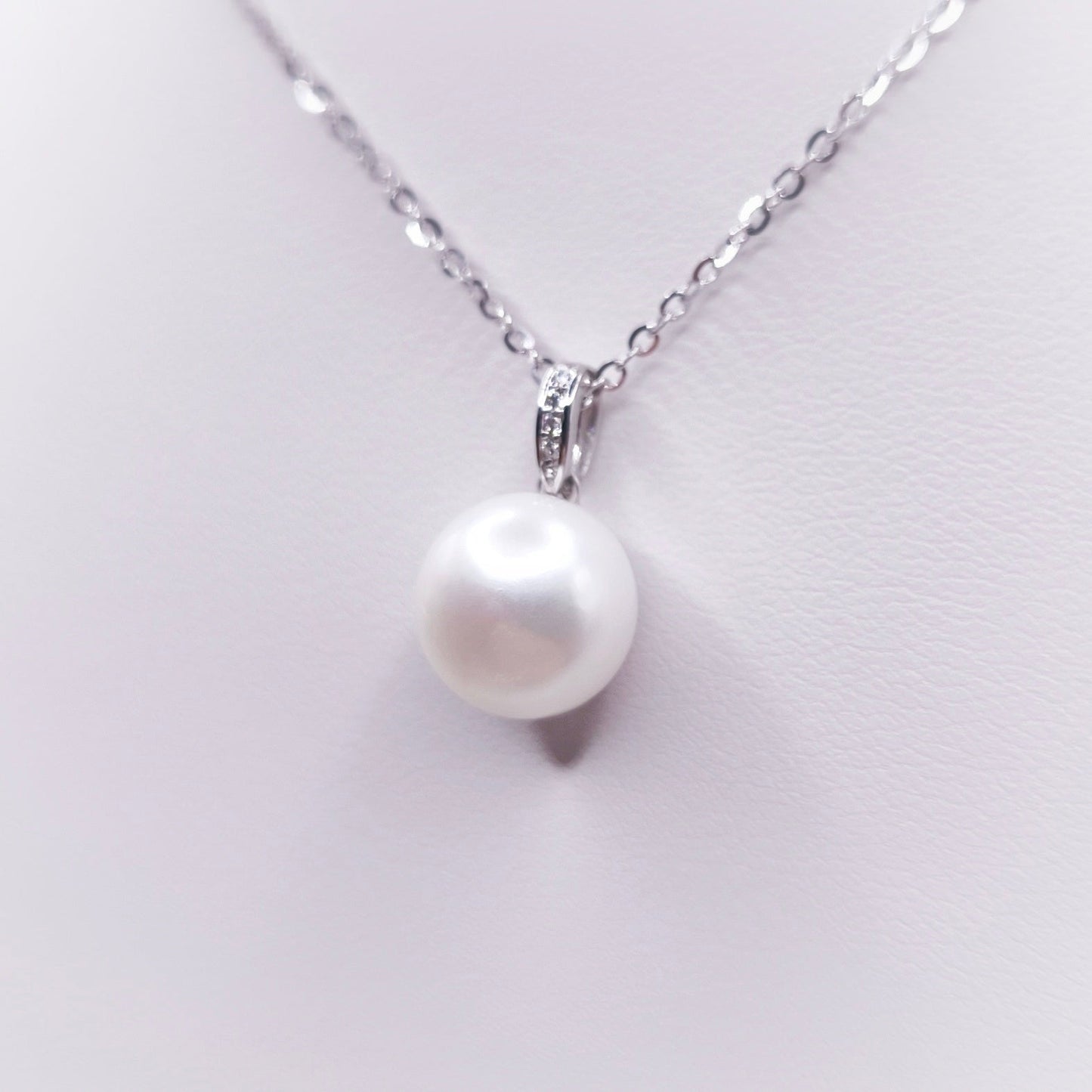 Classic 10 mm pearl necklace in 925 silver - Crystal Elysium