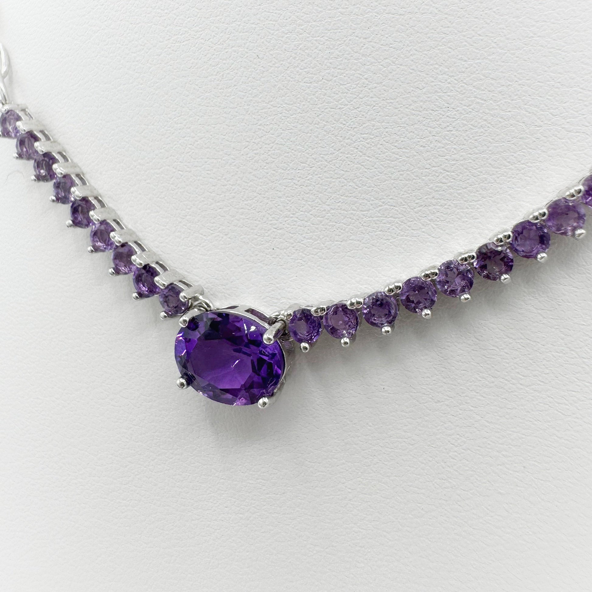 Amethyst necklace with solid chain in 925 sterling silver - Crystal Elysium