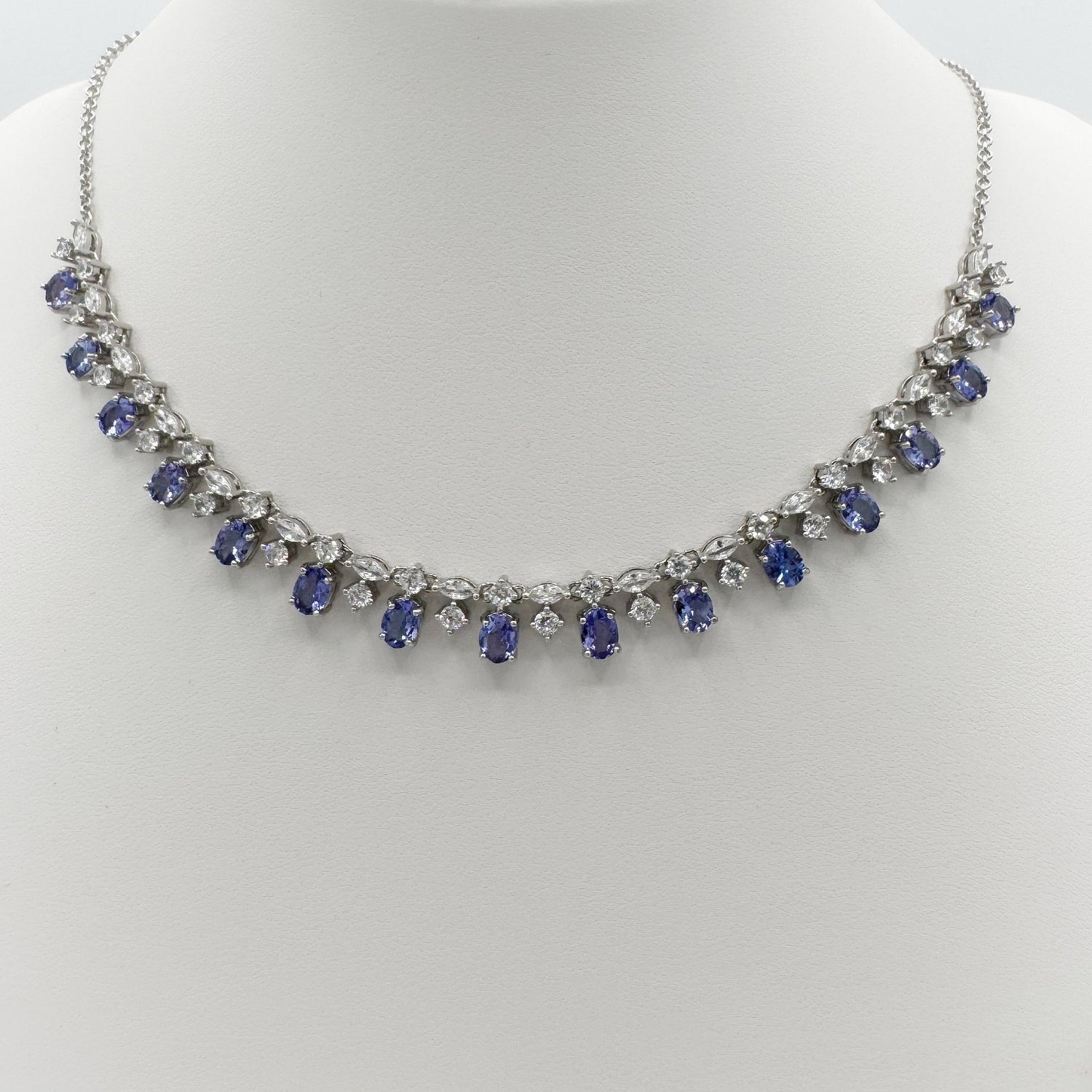 Tanzanite fancy necklace in 925 silver with oval cut gemstones - Crystal Elysium