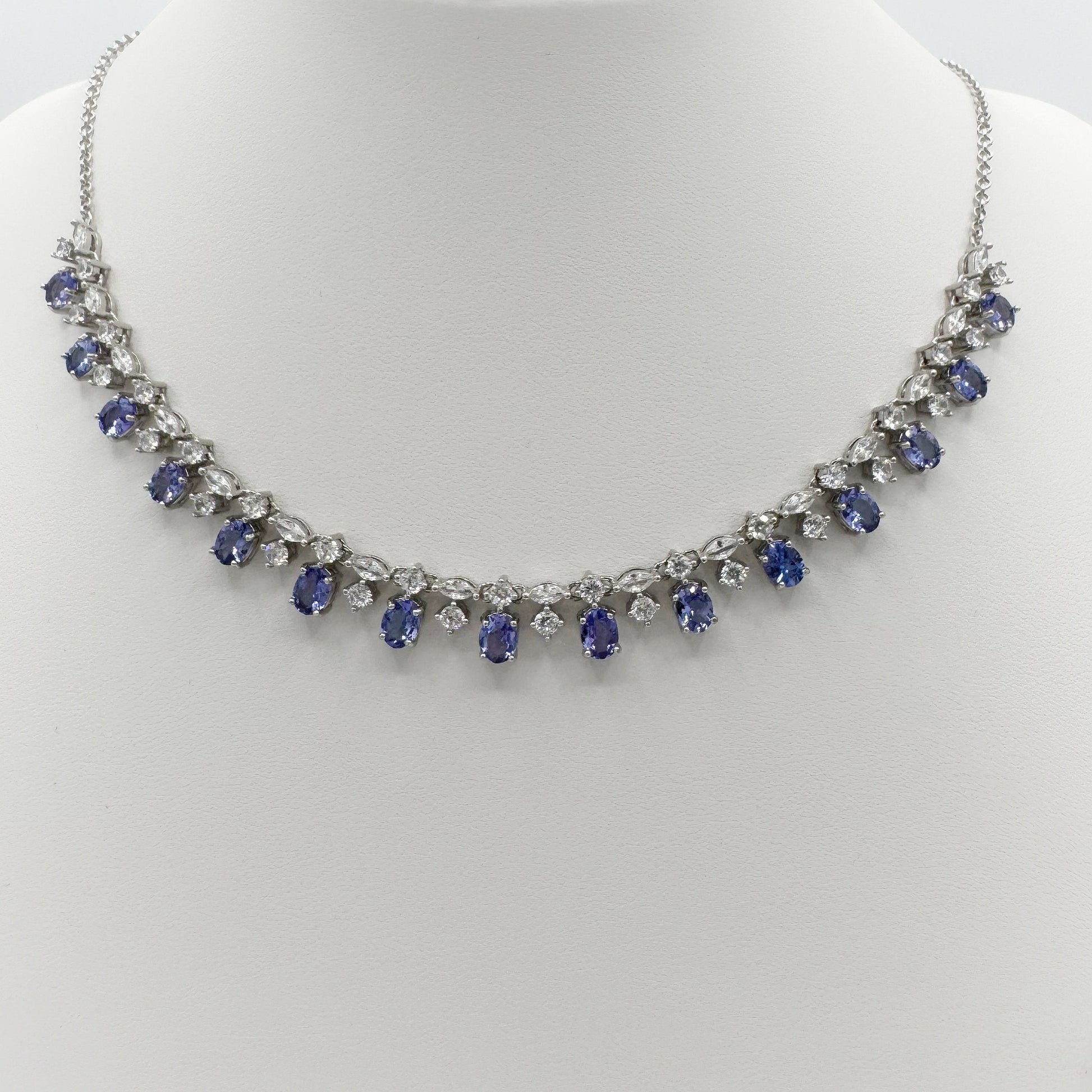 Tanzanite fancy necklace in 925 silver with oval cut gemstones - Crystal Elysium