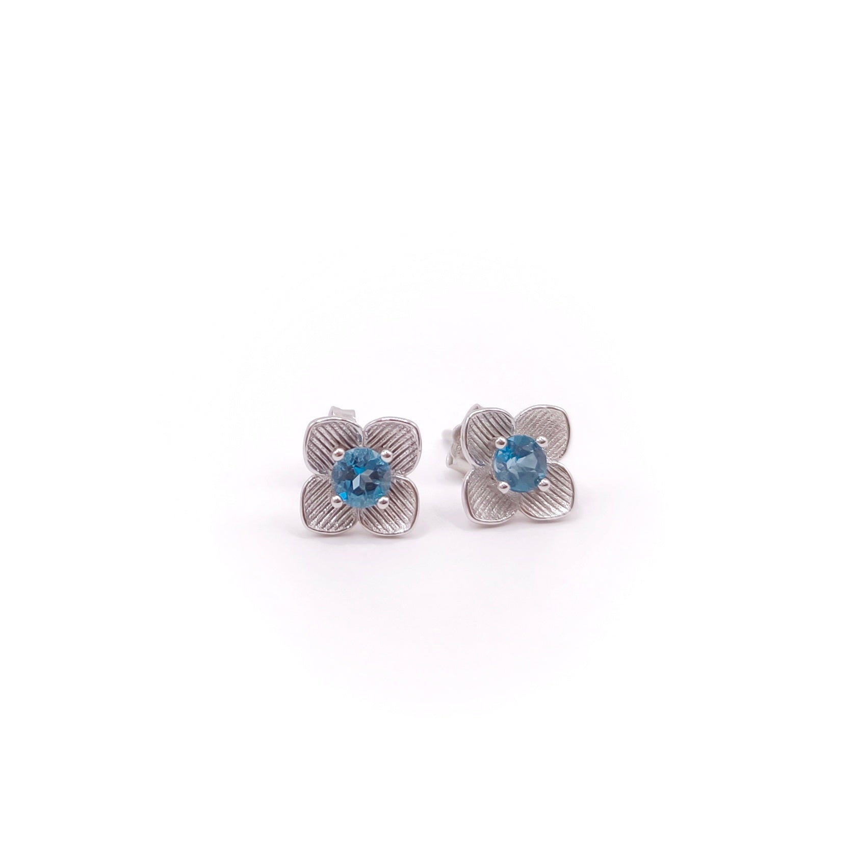 Blue topaz flower silver ear studs - Crystal Elysium